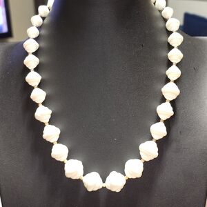 Vintage 1980s White Beaded Necklace